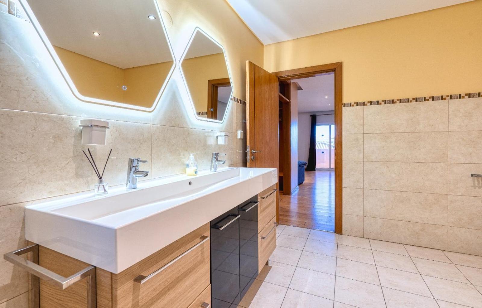 Full Private 300Sqm Villa Jacuzzi Heated Pool Ideal & Quiet Location Albufeira Exterior foto