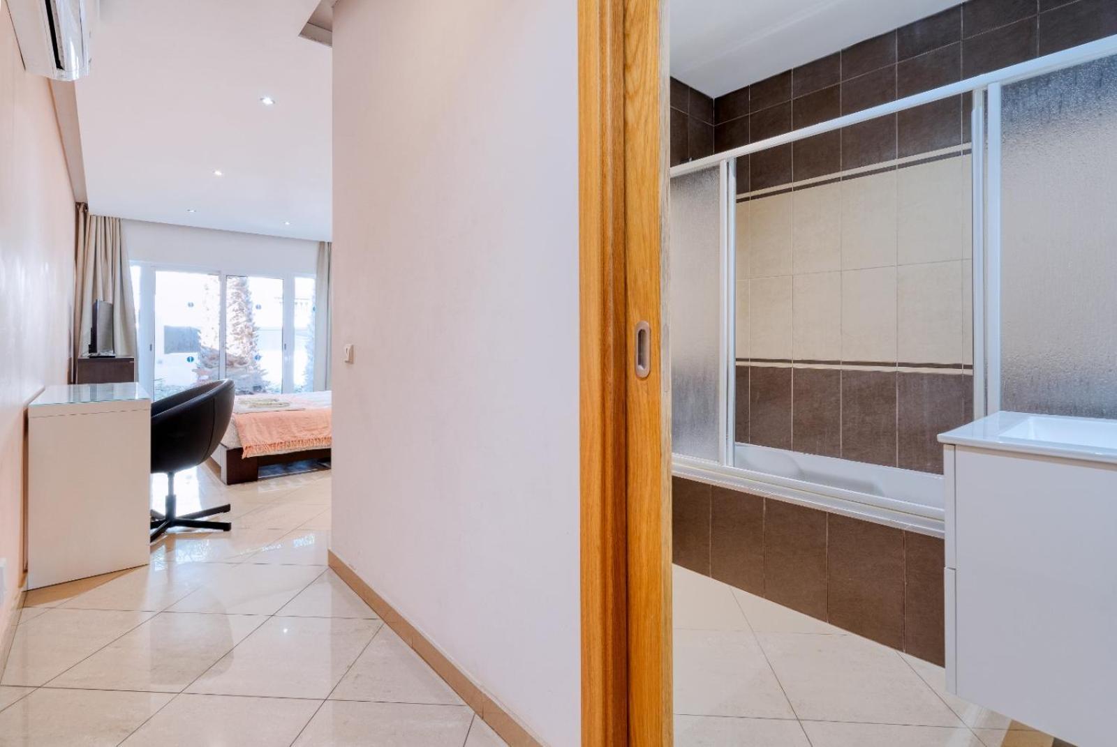 Full Private 300Sqm Villa Jacuzzi Heated Pool Ideal & Quiet Location Albufeira Exterior foto